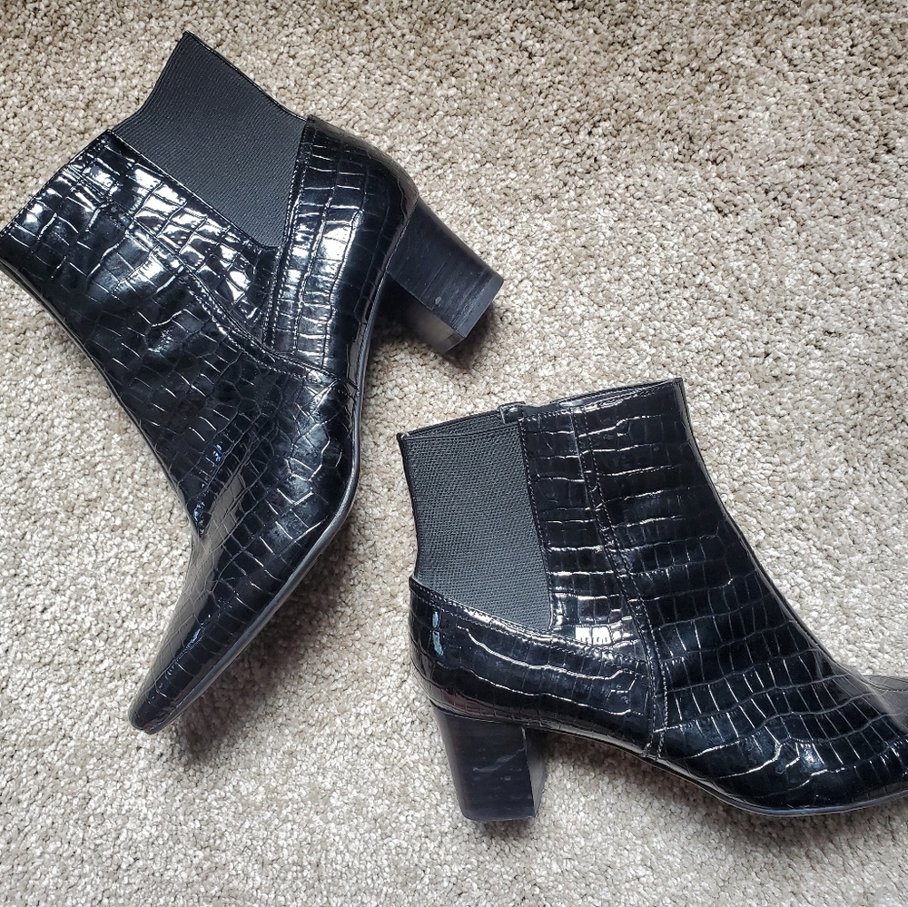 Black Bandolino ankle boots